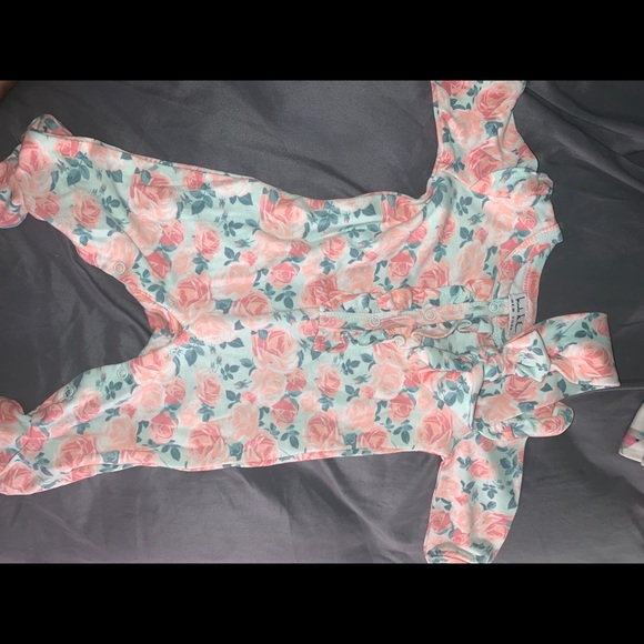 4 rompers all size 3-6 months $10 each - Picture 4 of 4
